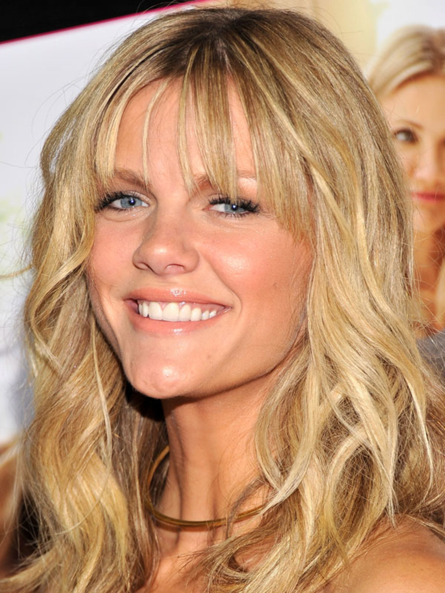 The Best (and Worst) Bangs for Inverted Triangle Faces 